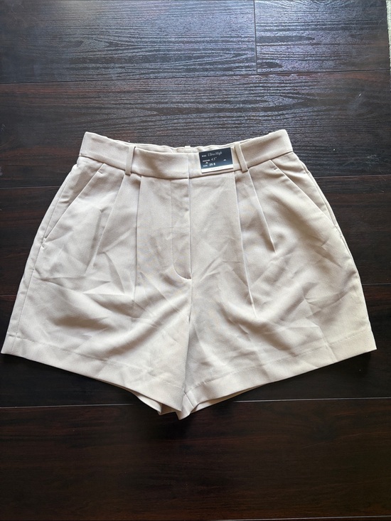 Abercrombie & Fitch Pants - Abercrombie & Fitch High Waist Pleated Shorts in Light Beige